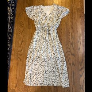 Sienna sky white/blue floral dress, NWT size Med